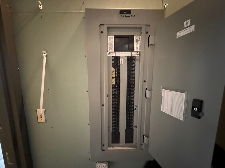 More Photos Of 3009 Wilmington Rd, New Castle General Retail For Lease