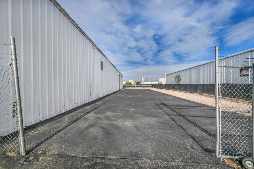 More Photos Of 4040 Arcata Way, North Las Vegas Light Manufacturing For Lease
