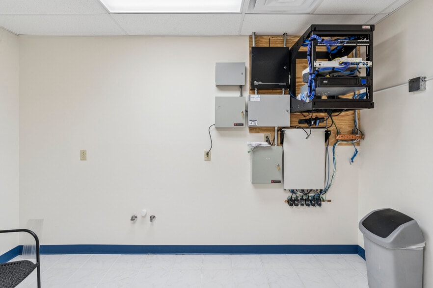 More Photos Of 2200 E Fairview Ave, Johnson City Warehouse For Sale