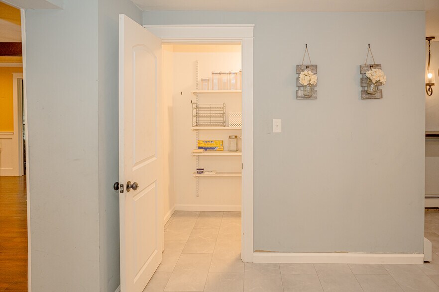 More Photos Of 2735 PA-390, Canadensis Hospitality For Sale