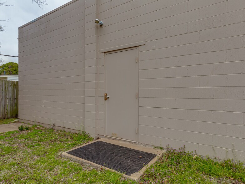 More Photos Of 430 N Berry Rd, Norman Medical For Sale