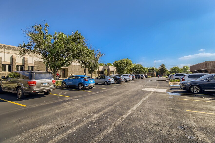 More Photos Of 1S376 Summit Ave, Oakbrook Terrace Medical For Sale