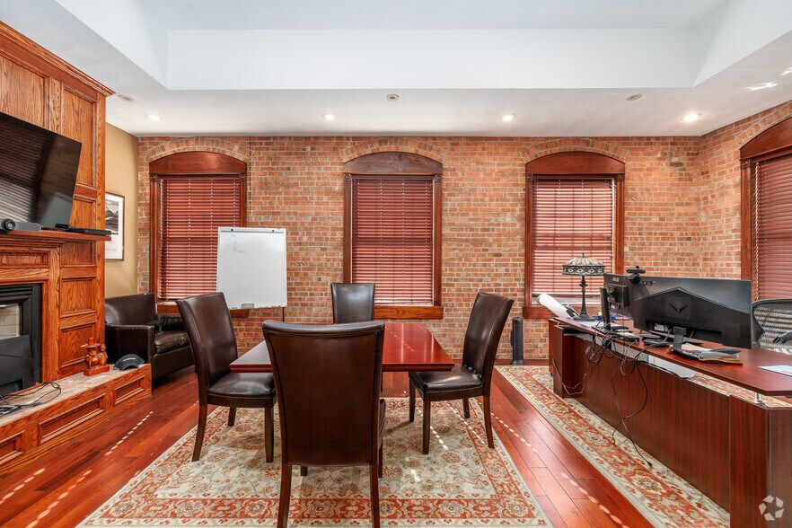 More Photos Of 3420 Maple Ave, Pulaski Warehouse For Sale