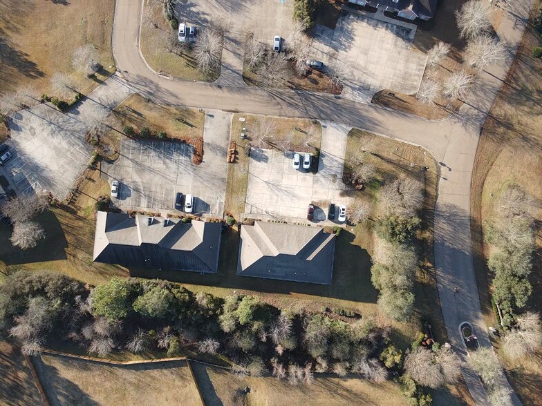 More Photos Of 302 Highland Park Cove, Ridgeland Medical For Sale