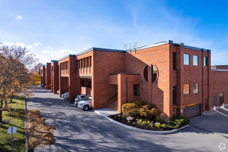 More Photos Of 90 Centurian Dr, Markham Light Distribution For Lease