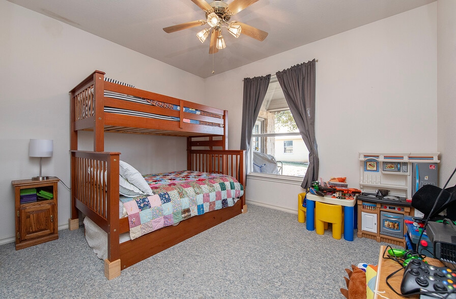 More Photos Of 1833 County Road 305, Jarrell Land For Sale