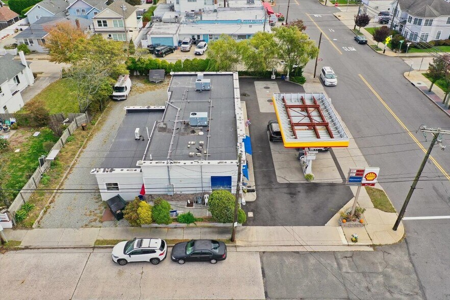 More Photos Of 12 Lido Blvd, Point Lookout Service Station For Sale