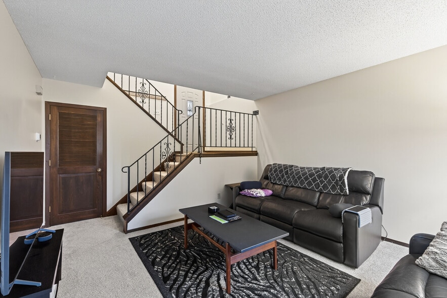 More Photos Of 5531 Maryland Ave N, New Hope Apartments For Sale