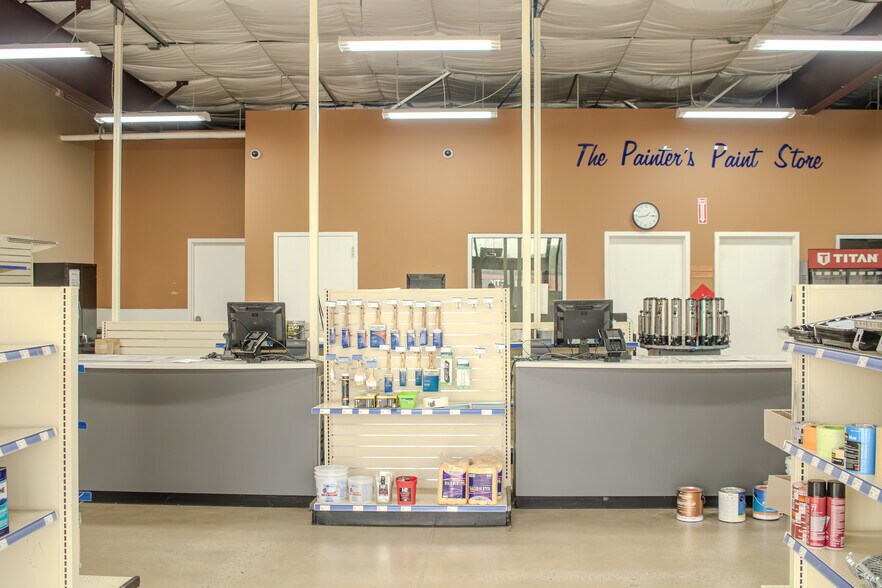 More Photos Of 1101 E Berry St, Fort Worth Storefront For Lease