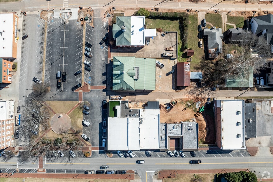 More Photos Of 1 W Main St, Buford Storefront For Lease