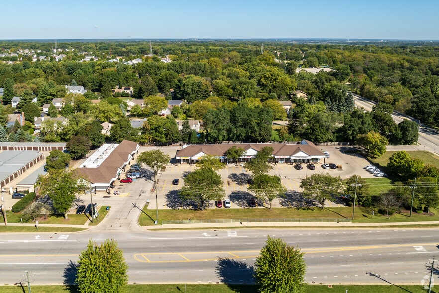 More Photos Of 40-60 W Terra Cotta Ave, Crystal Lake Unknown For Lease