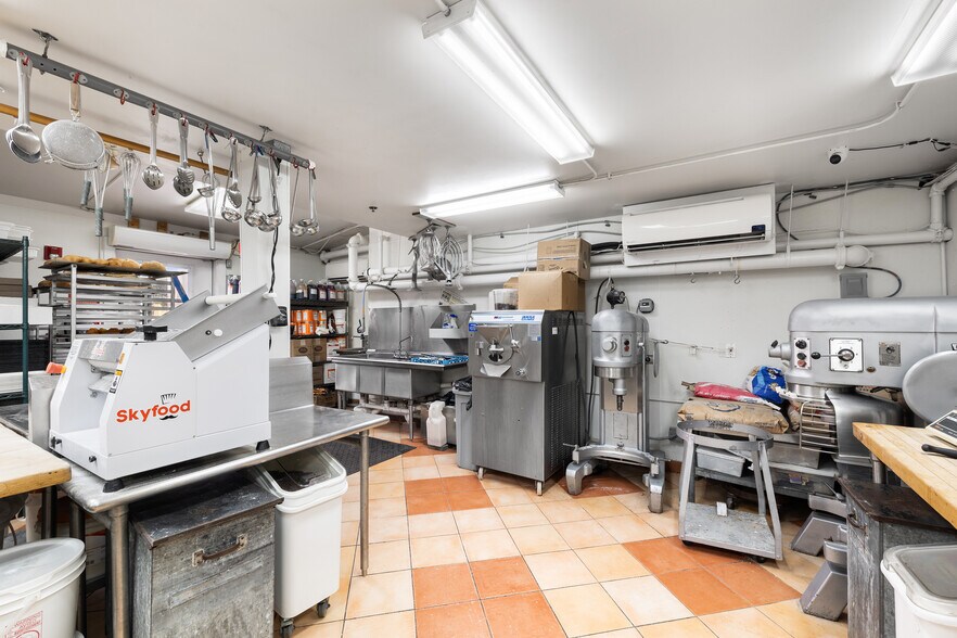 More Photos Of 130 Chapel St, New Shoreham Storefront Retail Residential For Sale