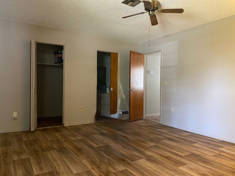 More Photos Of 3025 54th St S, Gulfport Apartments For Sale