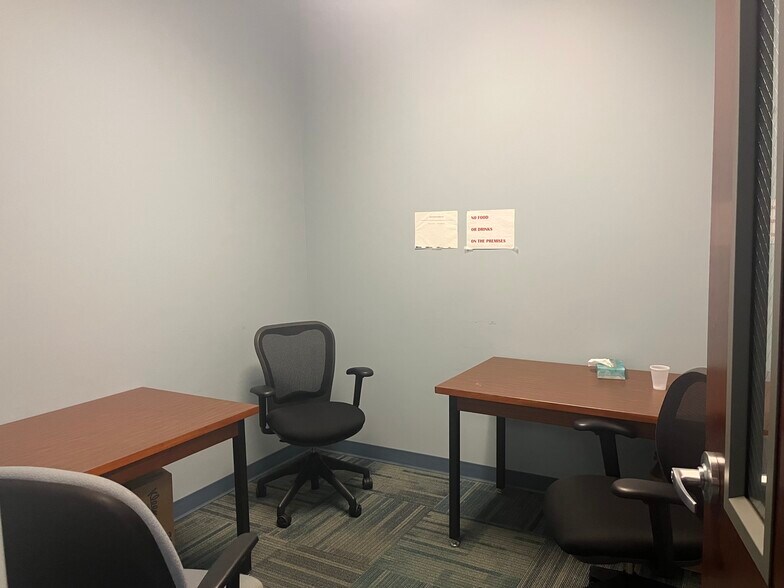 More Photos Of 609 Shipyard Blvd, Wilmington Office For Sale