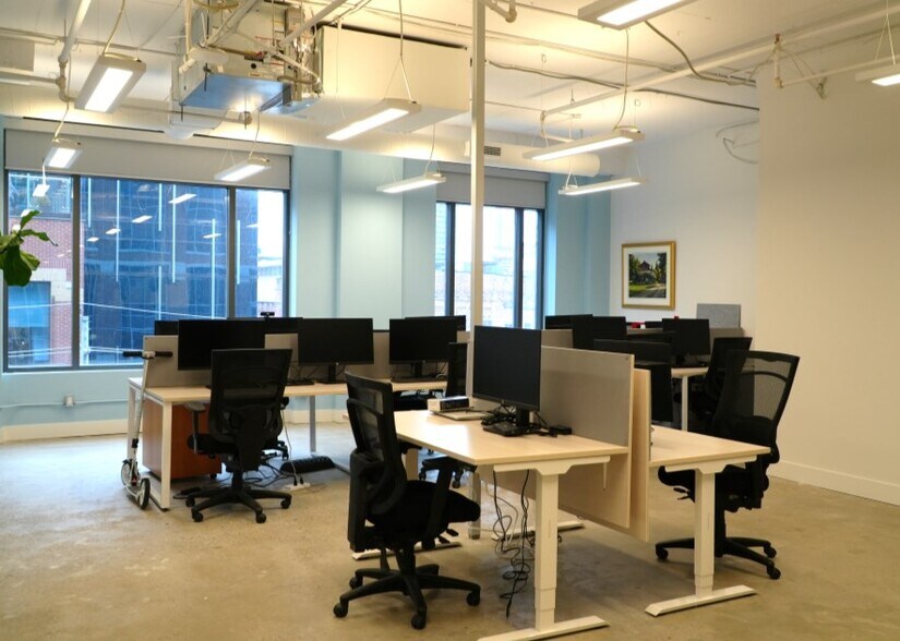 More Photos Of 184 Front St E, Toronto Office For Lease
