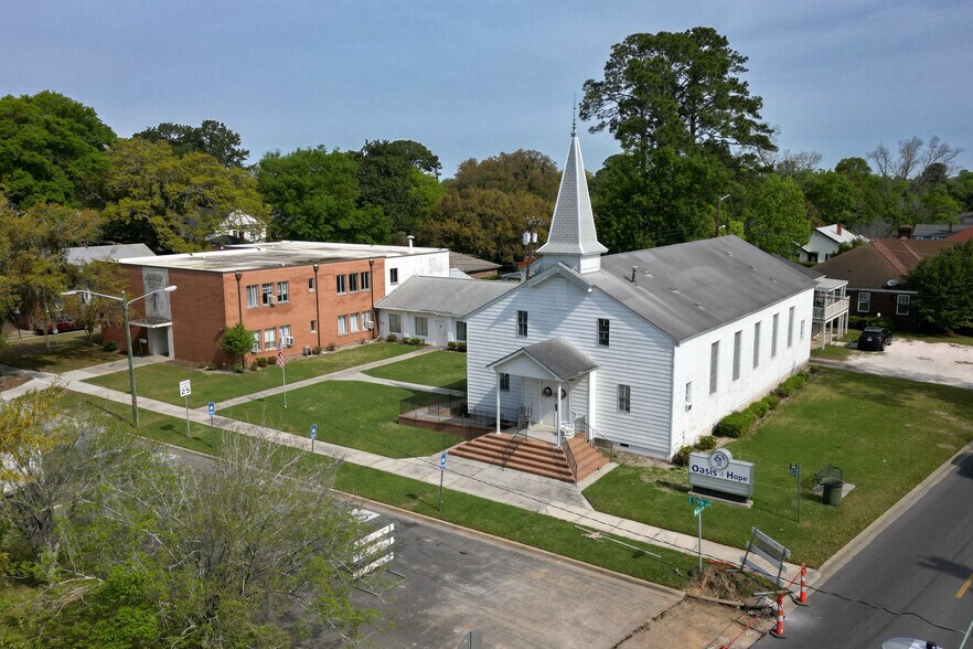 More Photos Of 728 E 55th St, Savannah Religious Facility For Sale