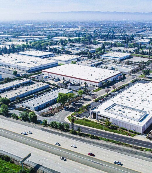 More Photos Of 930 Wrigley Way, Milpitas Warehouse For Lease