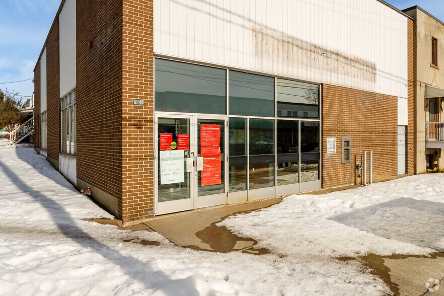 More Photos Of 2480 Rue Provost, Lachine Bank For Sale
