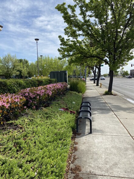 More Photos Of 1547 E March Ln, Stockton Bank For Lease