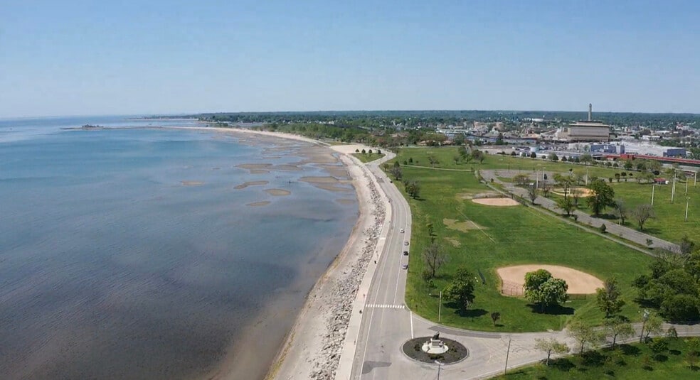 More Photos Of 347 Railroad Ave, Bridgeport Apartments For Sale