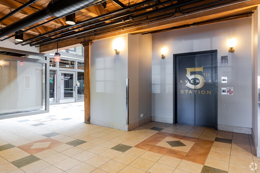 More Photos Of 200-300 E 5th Ave, Naperville Apartments For Lease