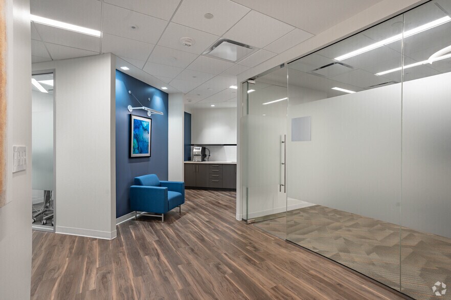 More Photos Of 1530 Wilson Blvd, Arlington Office For Lease