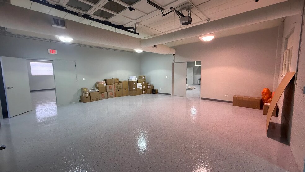 More Photos Of 8114 Ridgeway Ave, Skokie Manufacturing For Sale