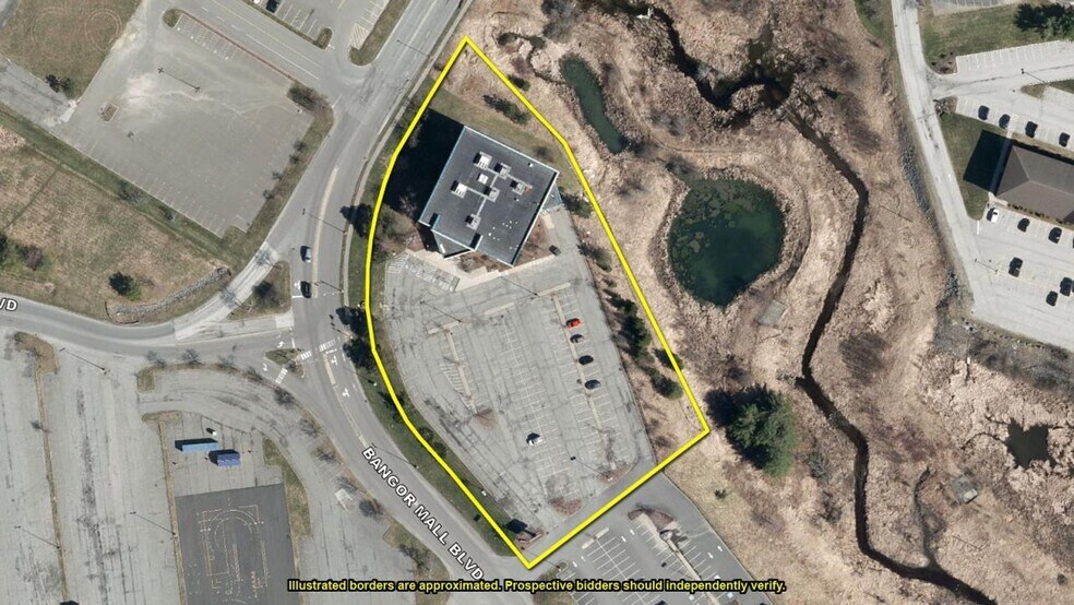 More Photos Of 116 Bangor Mall Blvd, Bangor Freestanding For Sale