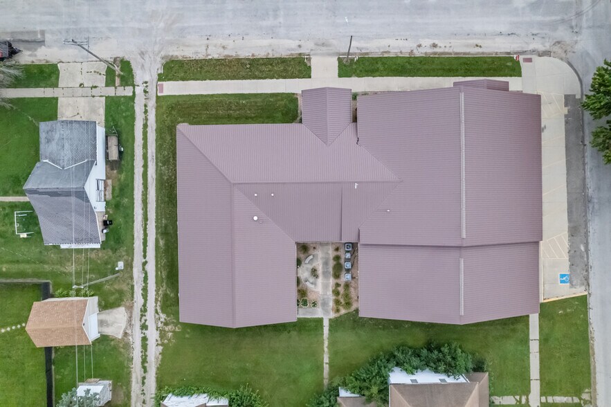 More Photos Of 100 E 3rd St, Galva Office For Sale
