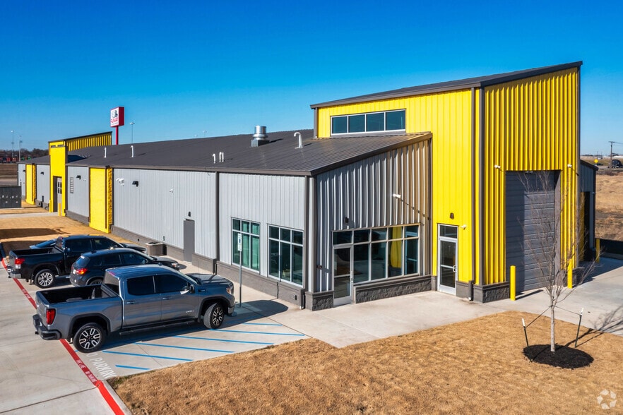 More Photos Of 2000 S Interstate Highway 45, Hutchins Carwash For Sale