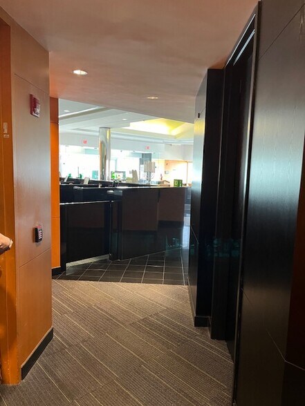 More Photos Of 3325 W Hillsboro Blvd, Deerfield Beach Bank For Lease