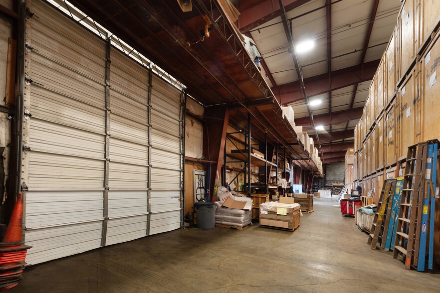 More Photos Of 14819 Southlawn Ln, Rockville Warehouse For Lease