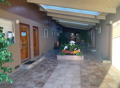 More Photos Of 5665 Freeport Blvd, Sacramento Office For Lease