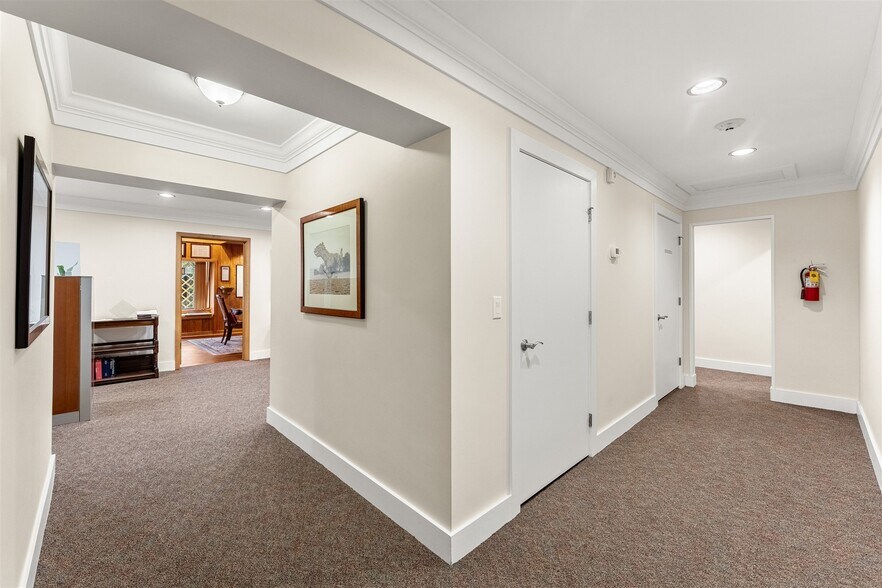 More Photos Of 525 N Harbor City Blvd, Melbourne Office For Sale