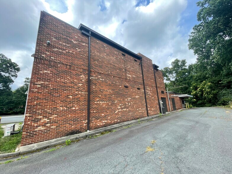 More Photos Of 635 Coliseum Dr, Winston-Salem Bank For Lease