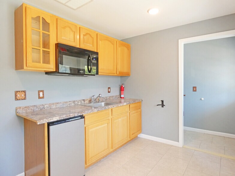 More Photos Of 396 N Main St, Barnegat Office For Sale