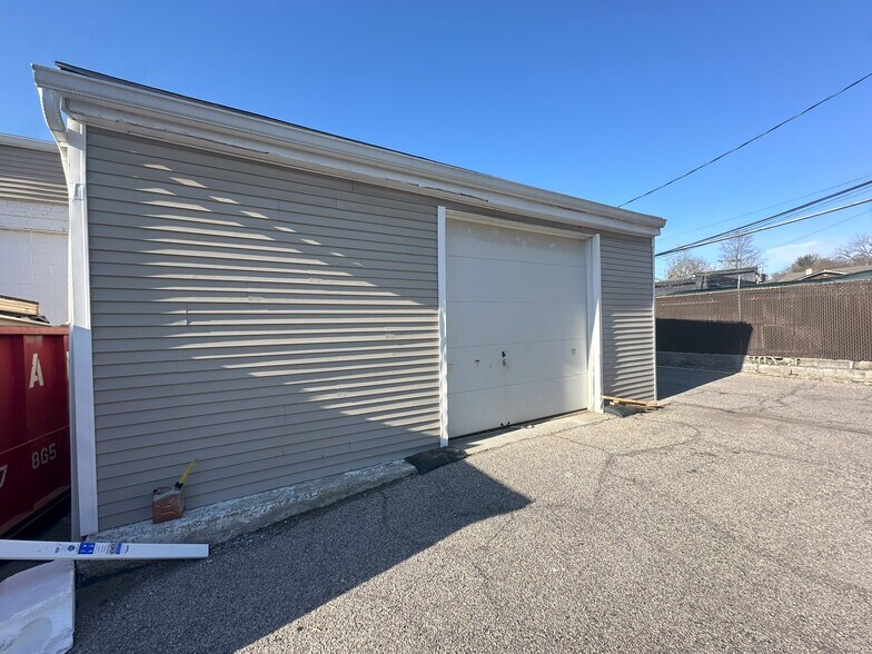 More Photos Of 1215 Park St, Peekskill Warehouse For Lease