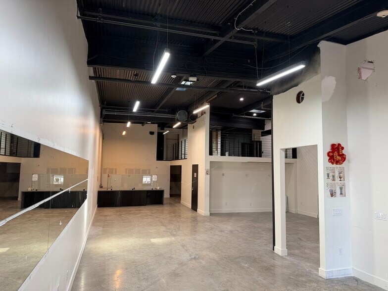 More Photos Of 2092 Concourse Dr, San Jose General Retail For Sale