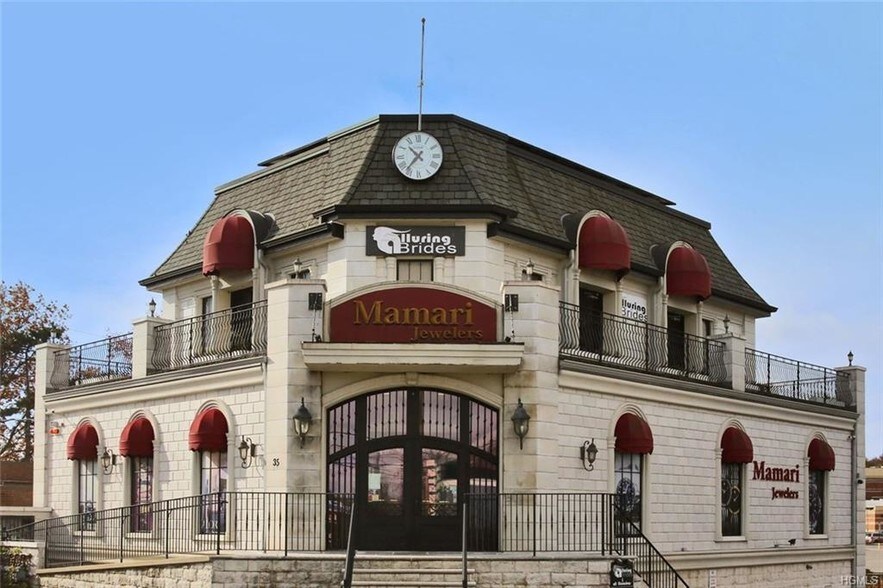 Primary Photo Of 35 S Middletown Rd, Nanuet Office For Lease