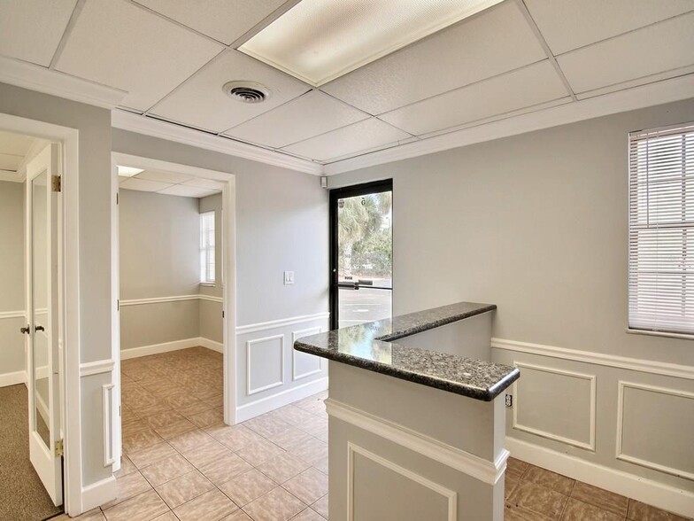More Photos Of 800 20th Pl, Vero Beach Medical For Lease