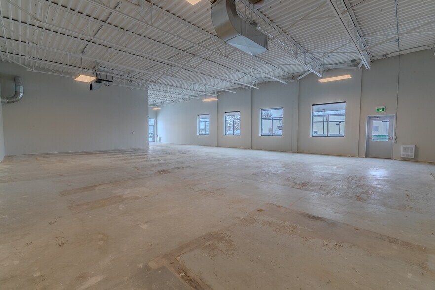 More Photos Of 510 Weber St N, Waterloo Warehouse For Lease