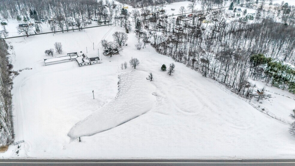 More Photos Of 4085 Herner County Line Rd, Southington Showroom For Sale