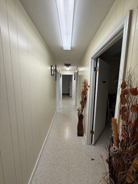 More Photos Of 860 Whitehall Rd, Athens Office For Lease