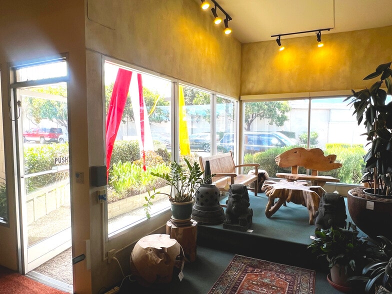 More Photos Of 527 Ramona Ave, Monterey Freestanding For Sale