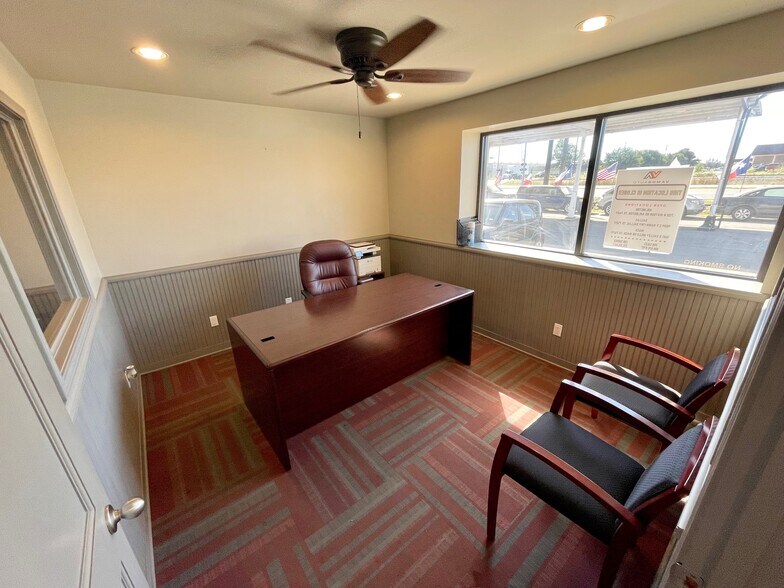 More Photos Of 3922 W US Highway 80, Terrell General Retail For Sale