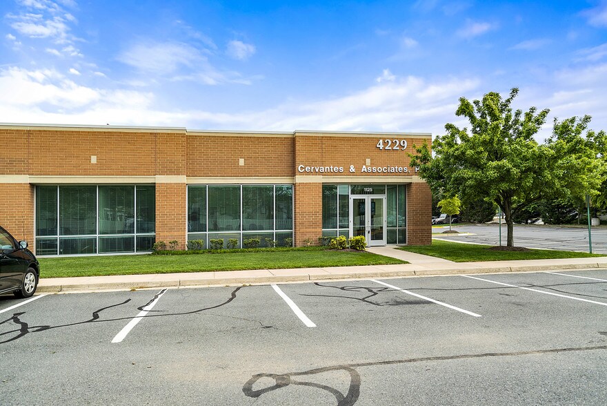 Primary Photo Of 4229 Lafayette Center Dr, Chantilly Office For Sale