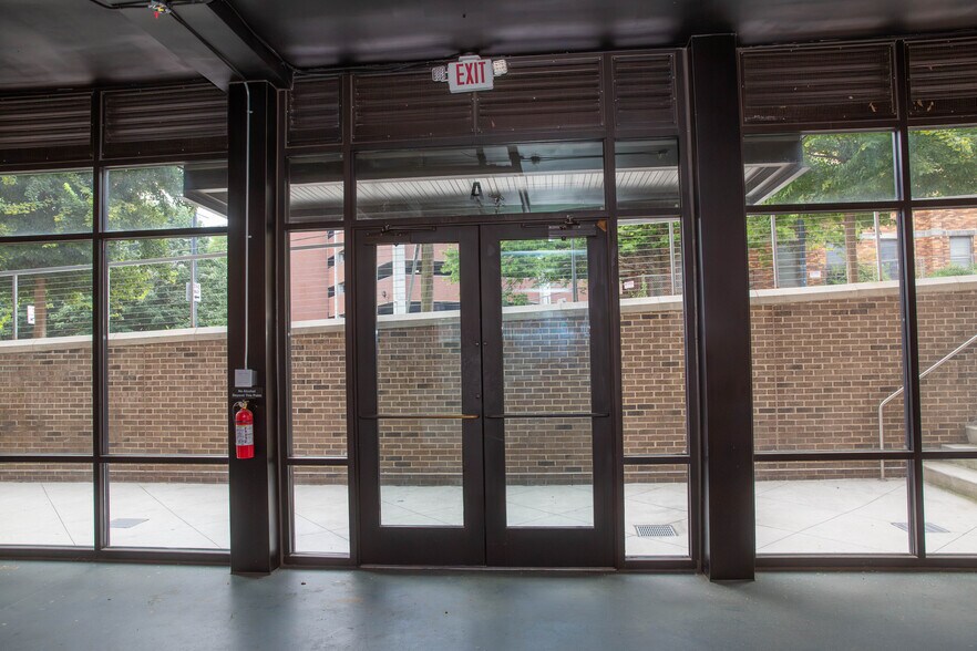 More Photos Of 451 Lee St SW, Atlanta Apartments For Lease