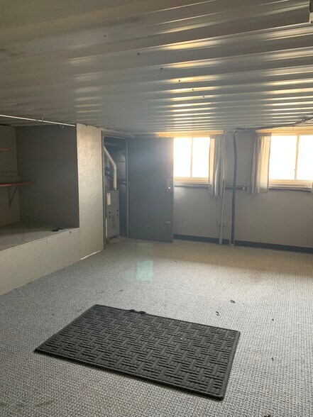 More Photos Of 320 Packerland Dr, Green Bay Manufacturing For Lease