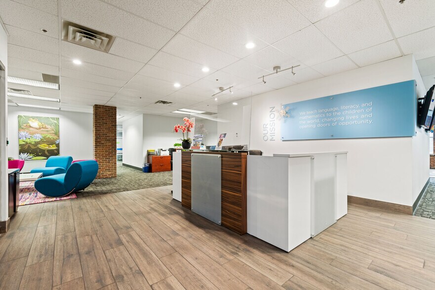 More Photos Of 382 W Park Cir, Provo Office For Sale