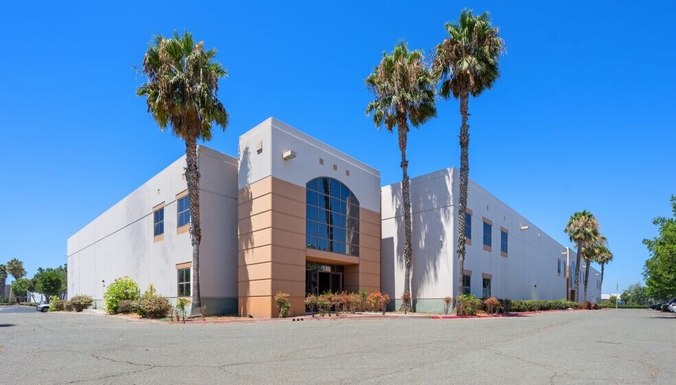 More Photos Of 7685 Siempre Viva Rd, San Diego Warehouse For Lease